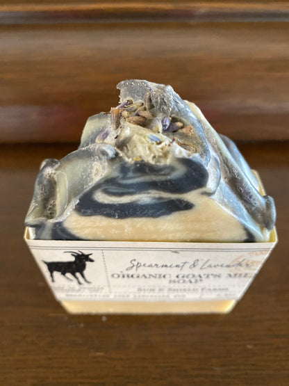 Organic goatmilk soap with spearmint & lavender essential oil.